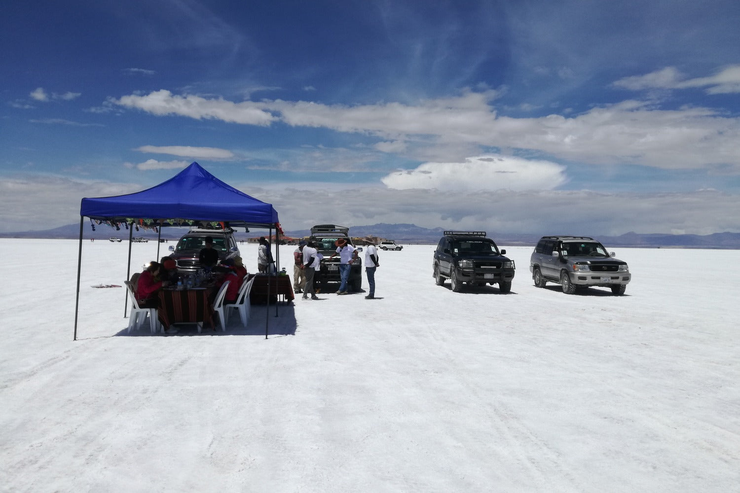 An exclusive service area set up in the Uyuni Salt FLats to offer travelers an unforgettable experience.